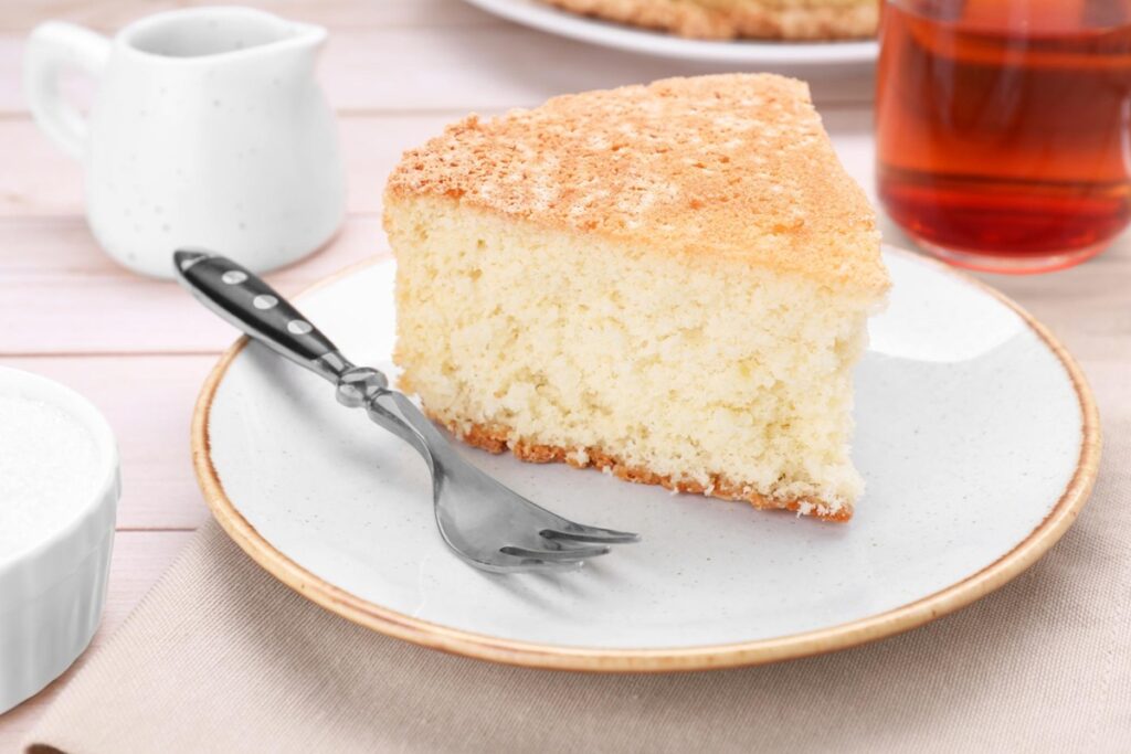 I added a spoonful of an ingredient from the fridge to my yogurt cake: the crumb has never been the same since